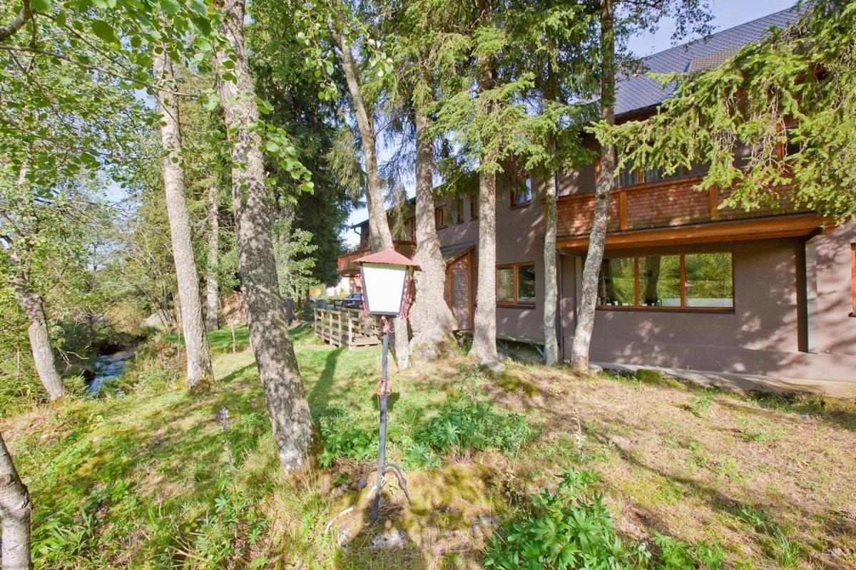 Schwarzwald Lodge Inselklause Schönwalde Exterior foto